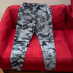 Mens NIKE CAMO TAPERED JOGGERS